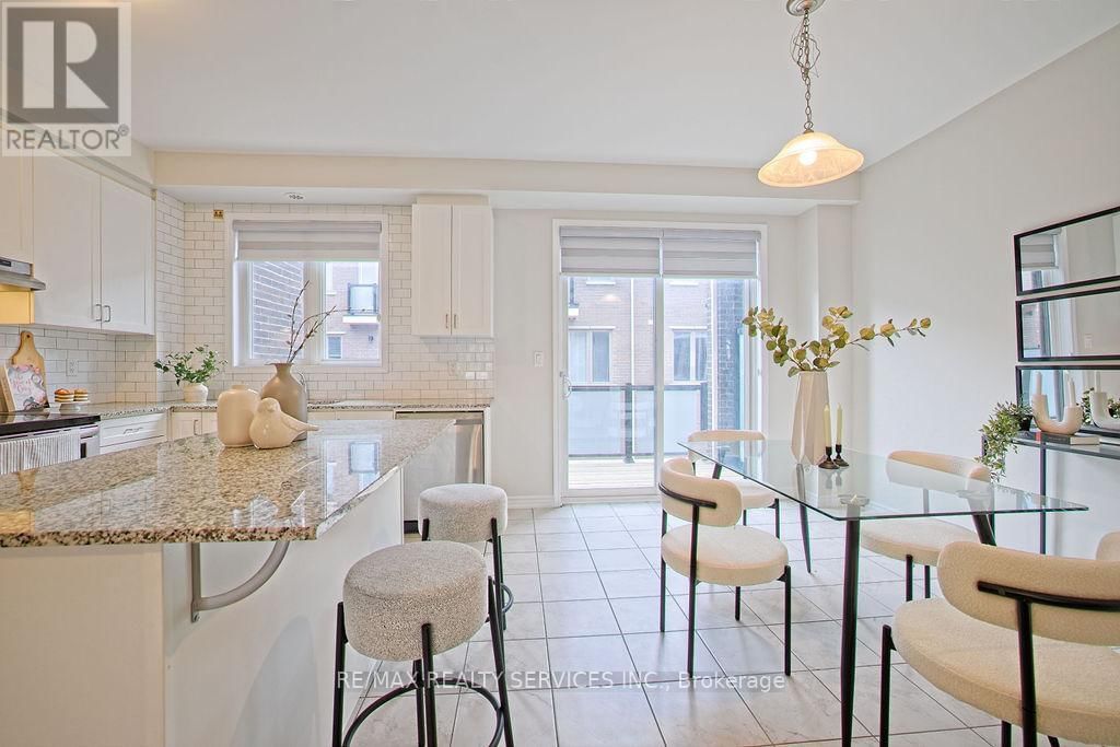 284 LAGERFELD DRIVE Image 18