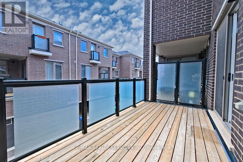 284 LAGERFELD DRIVE Image 20