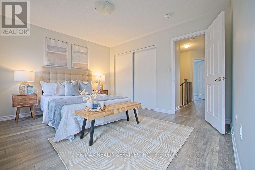 284 LAGERFELD DRIVE Image 22