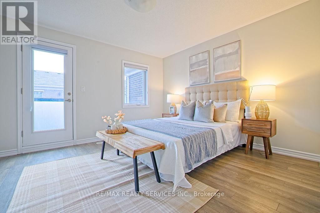 284 LAGERFELD DRIVE Image 23