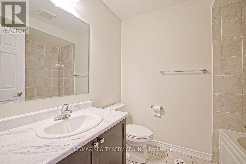 284 LAGERFELD DRIVE Image 27