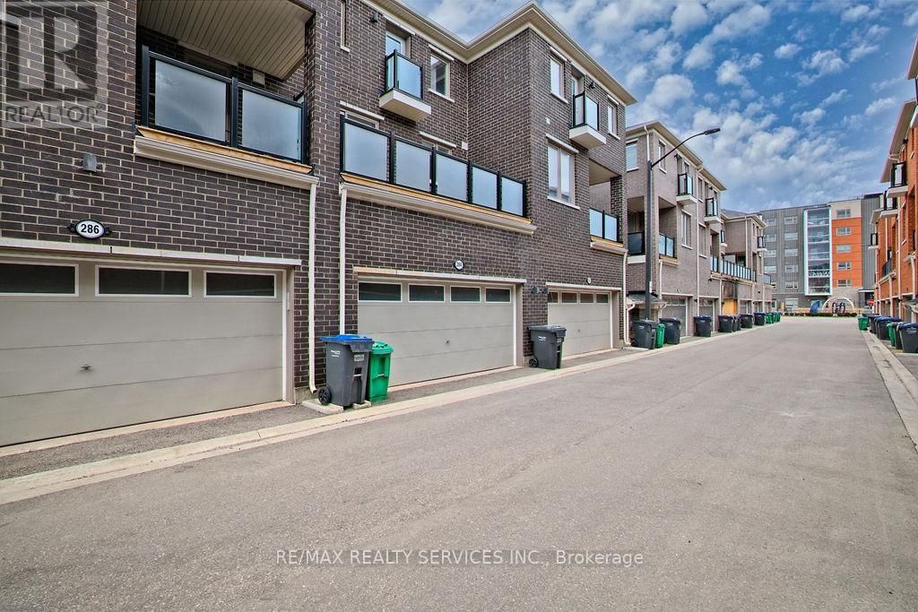 284 LAGERFELD DRIVE Image 32