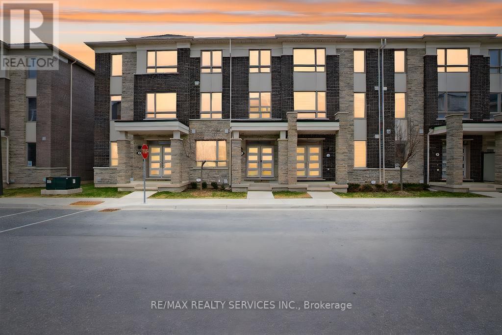 284 LAGERFELD DRIVE Image 40