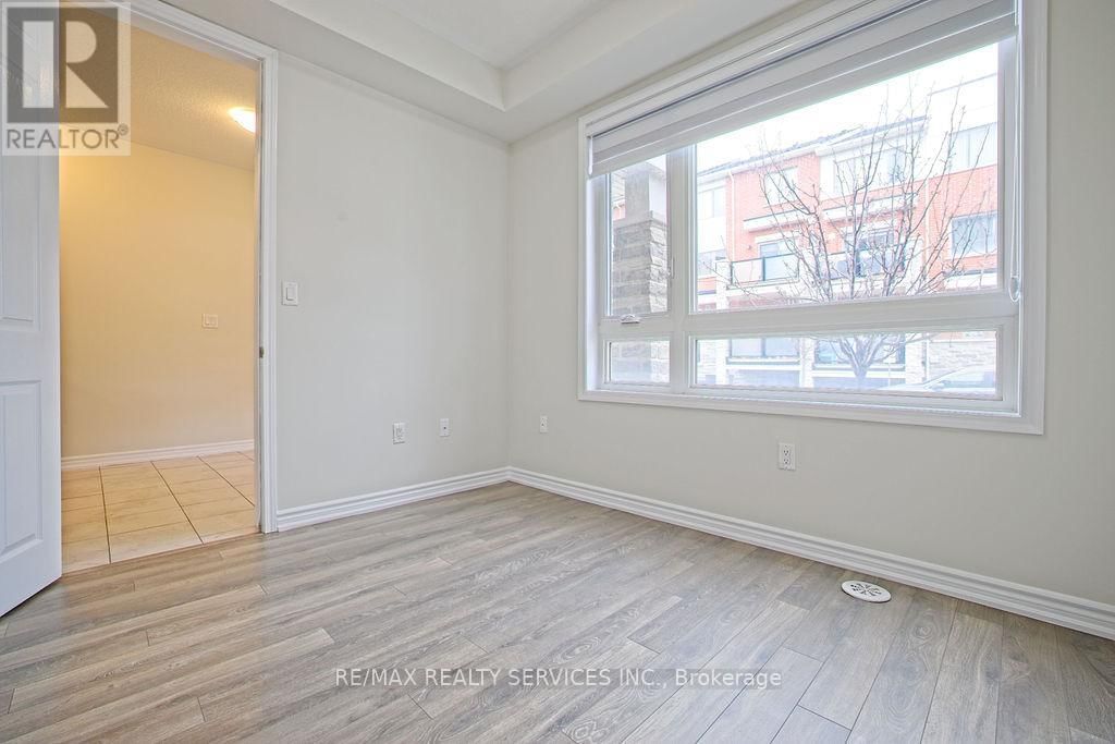 284 LAGERFELD DRIVE Image 6