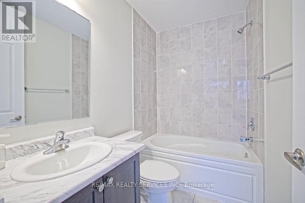 284 LAGERFELD DRIVE Image 7