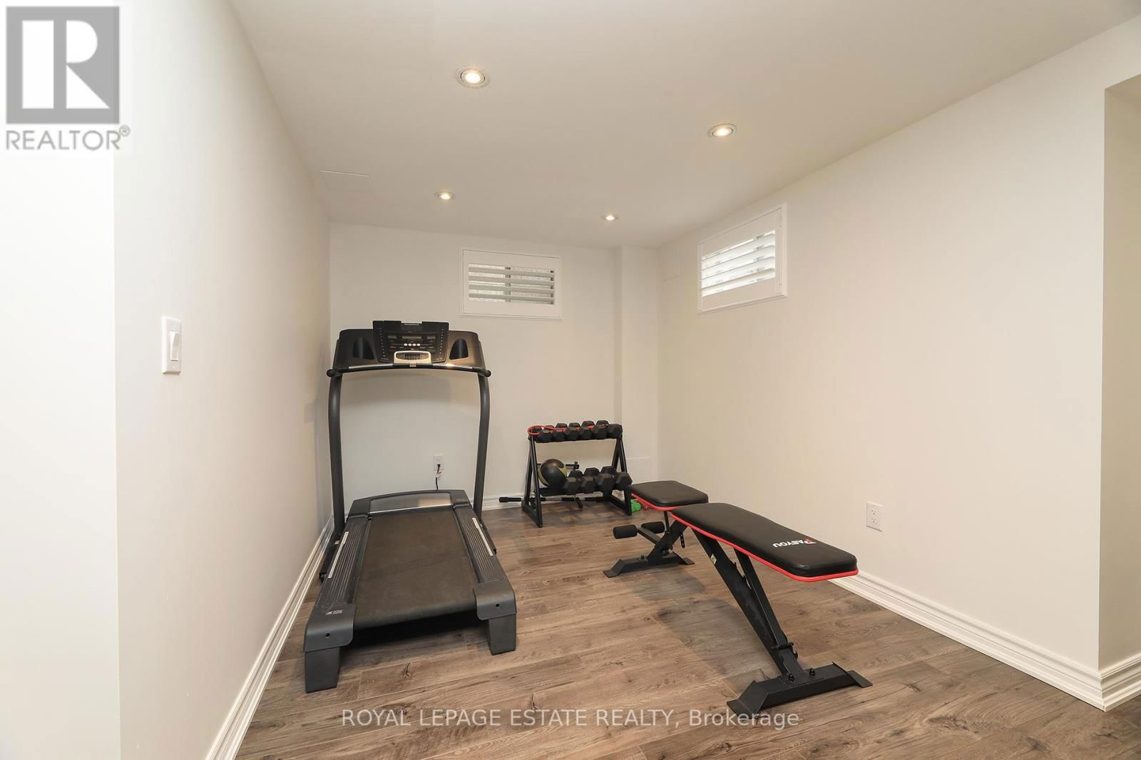 21 SENWOOD STREET Image 19