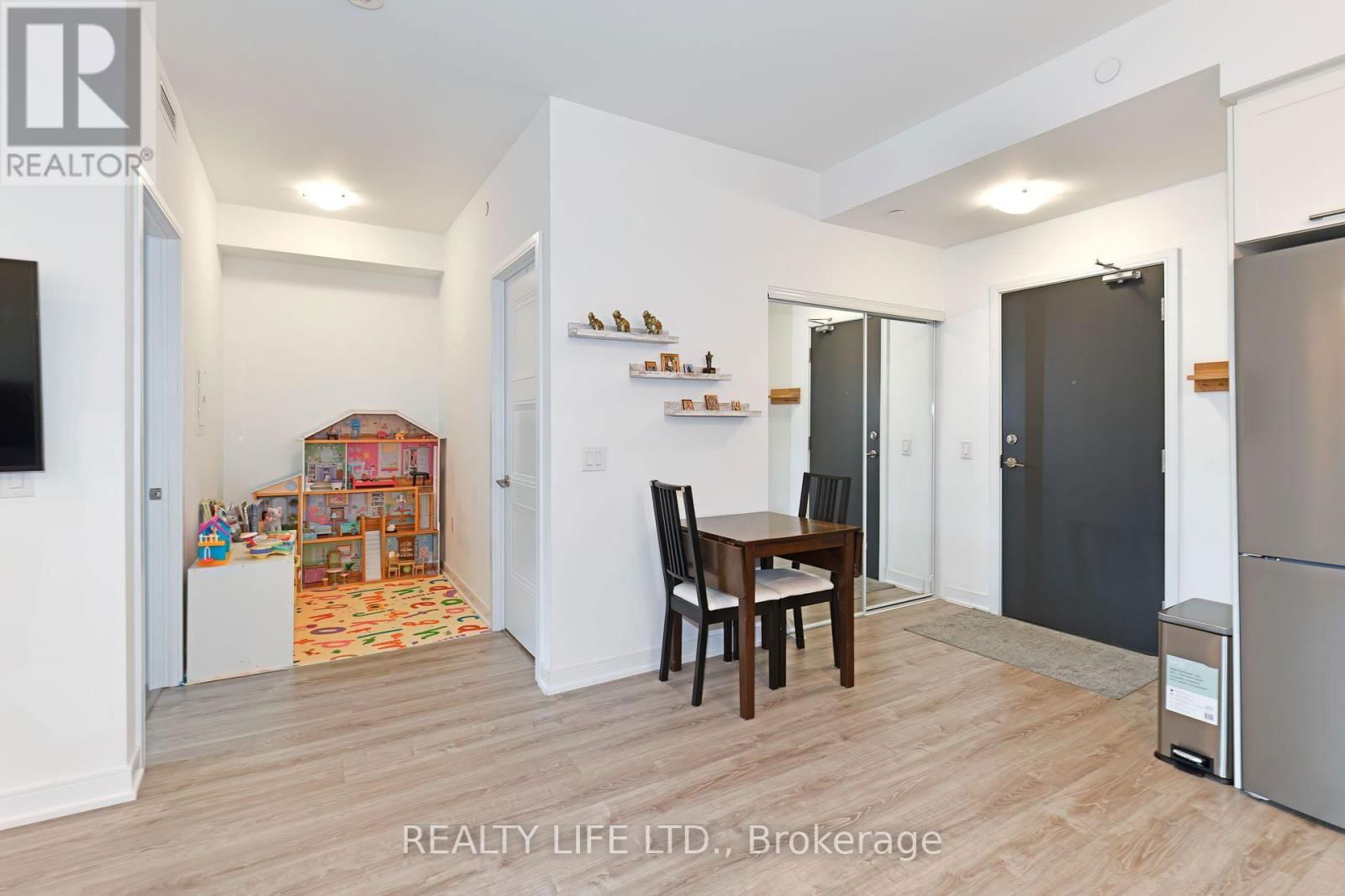 310 - 25 NEIGHBOURHOOD LANE Image 5