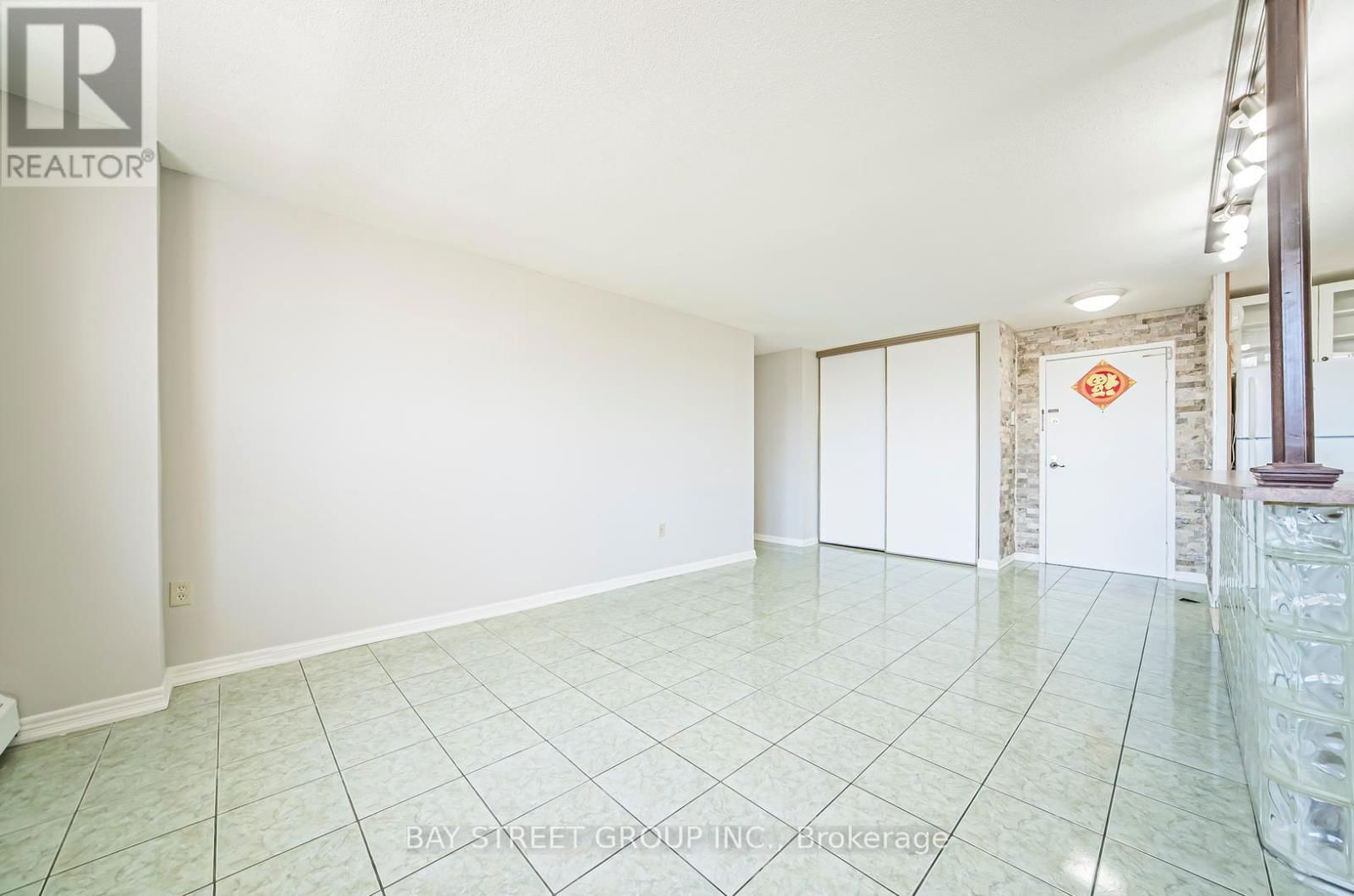 409 - 3120 KIRWIN AVENUE Image 13