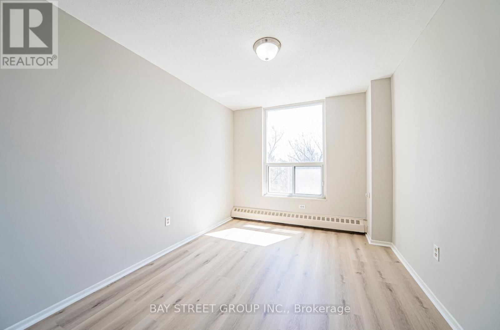 409 - 3120 KIRWIN AVENUE Image 23