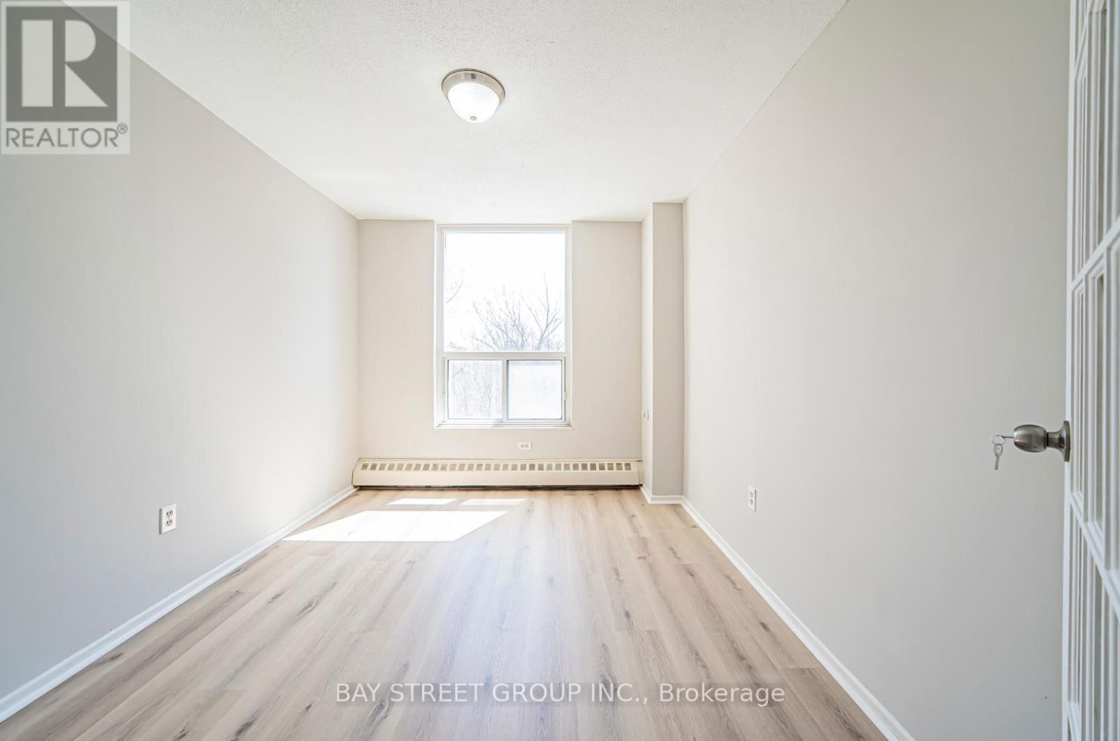409 - 3120 KIRWIN AVENUE Image 24