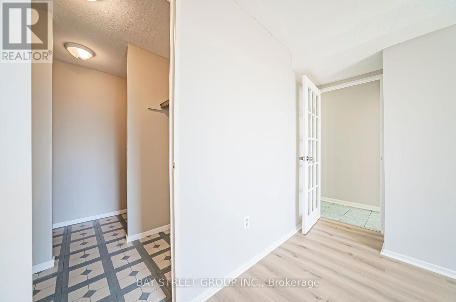 409 - 3120 KIRWIN AVENUE Image 31