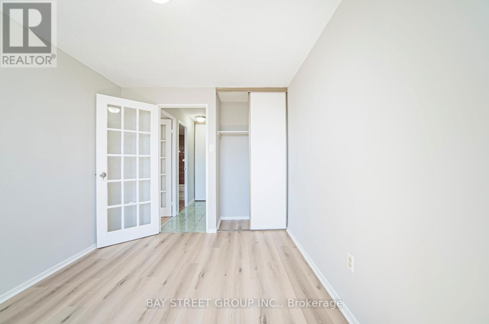 409 - 3120 KIRWIN AVENUE Image 32