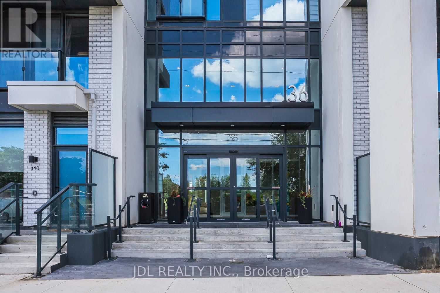 2809 - 36 ZORRA STREET Image 2