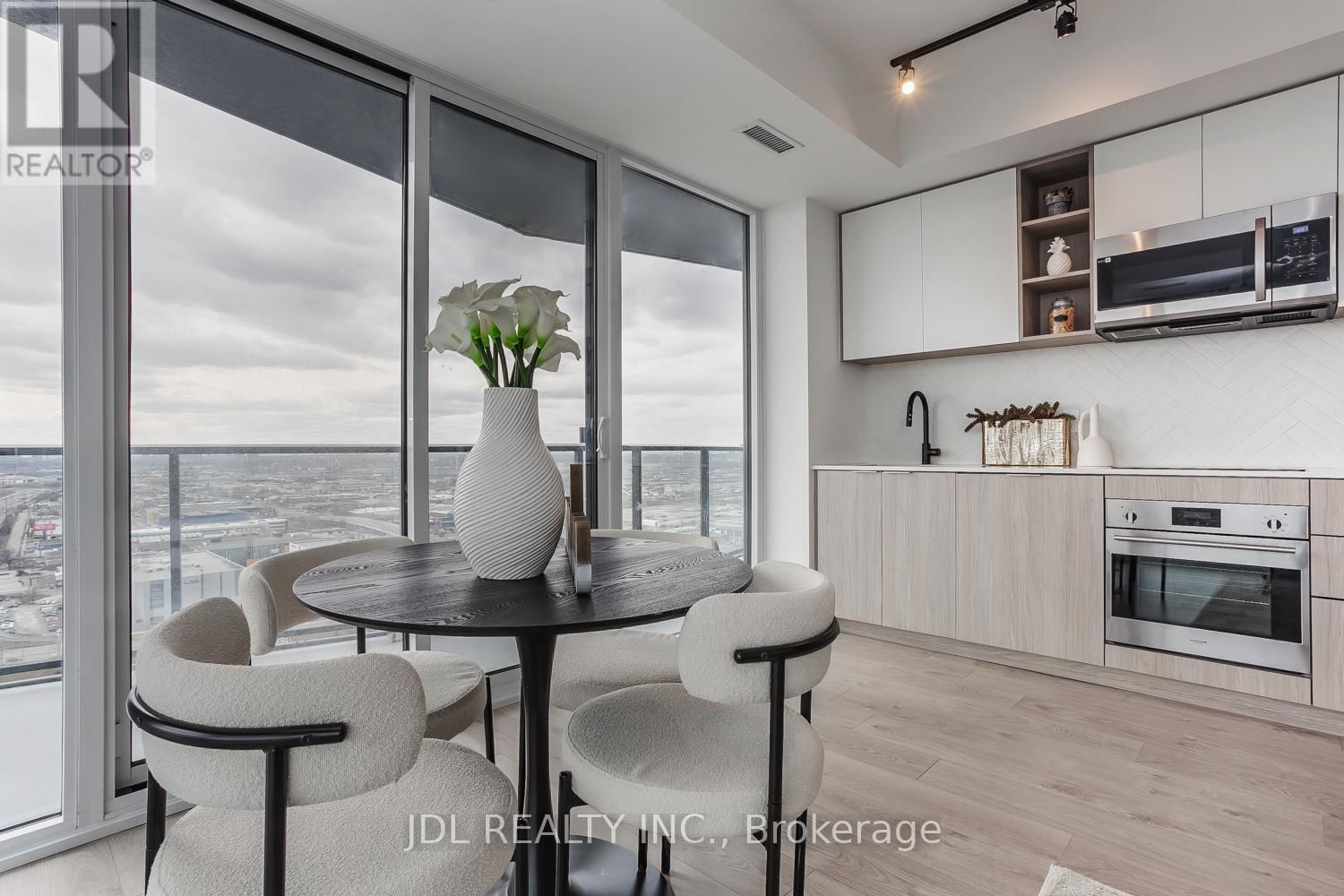 2809 - 36 ZORRA STREET Image 30
