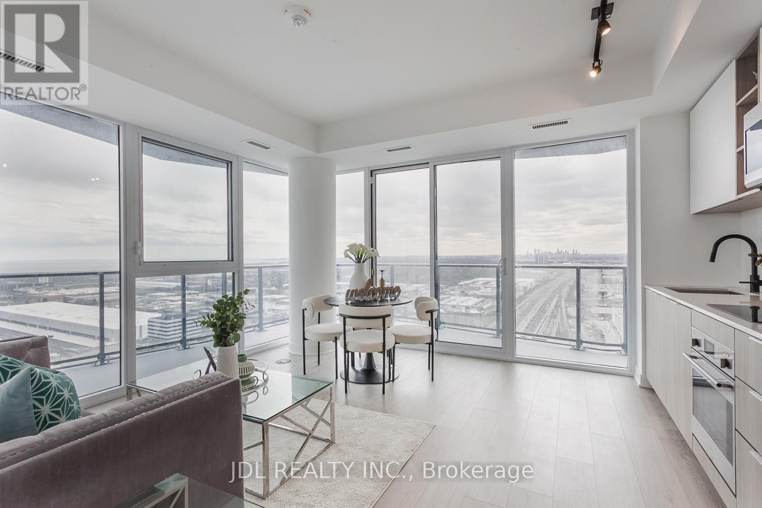 2809 - 36 ZORRA STREET Image 33