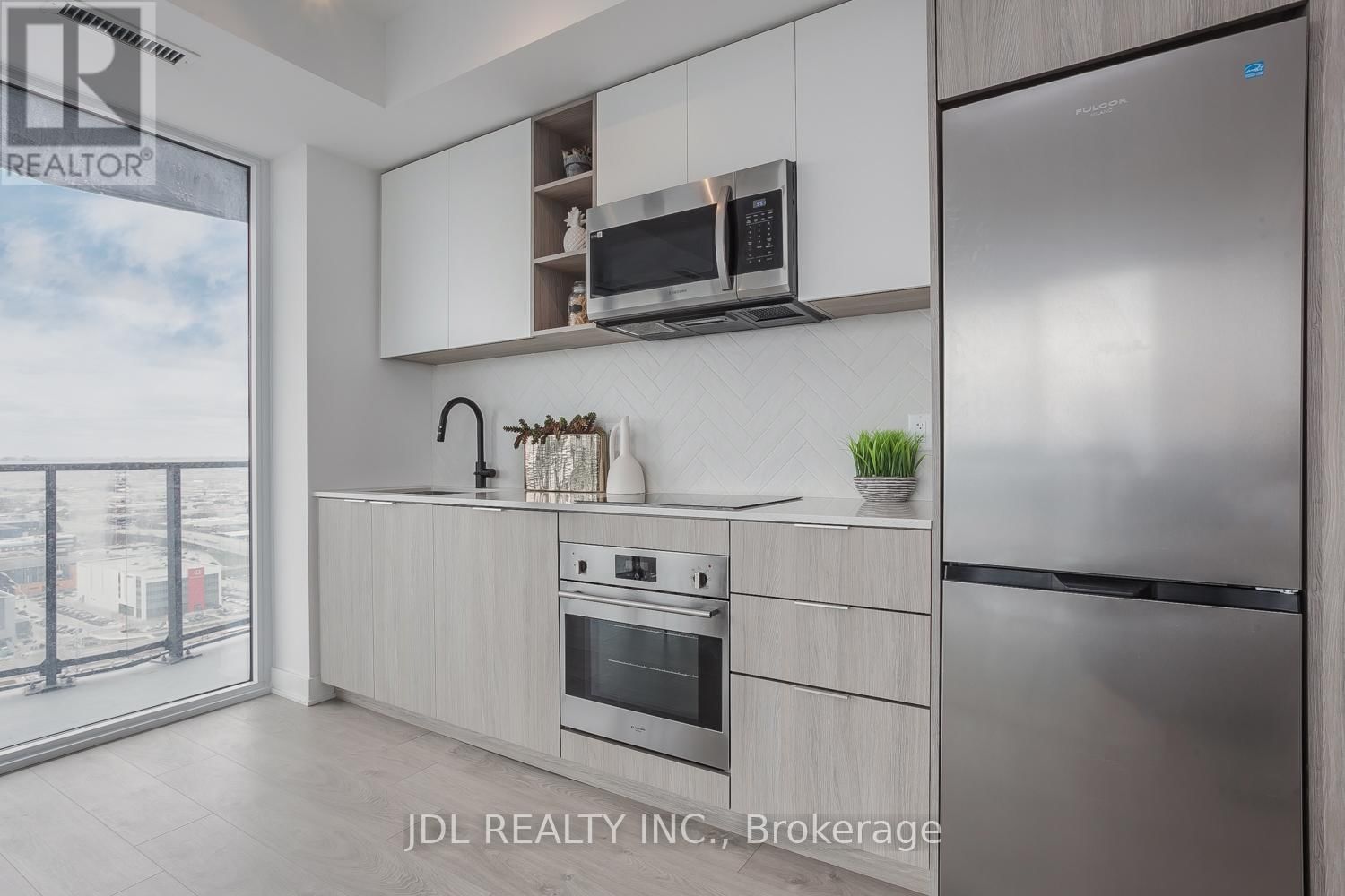2809 - 36 ZORRA STREET Image 34