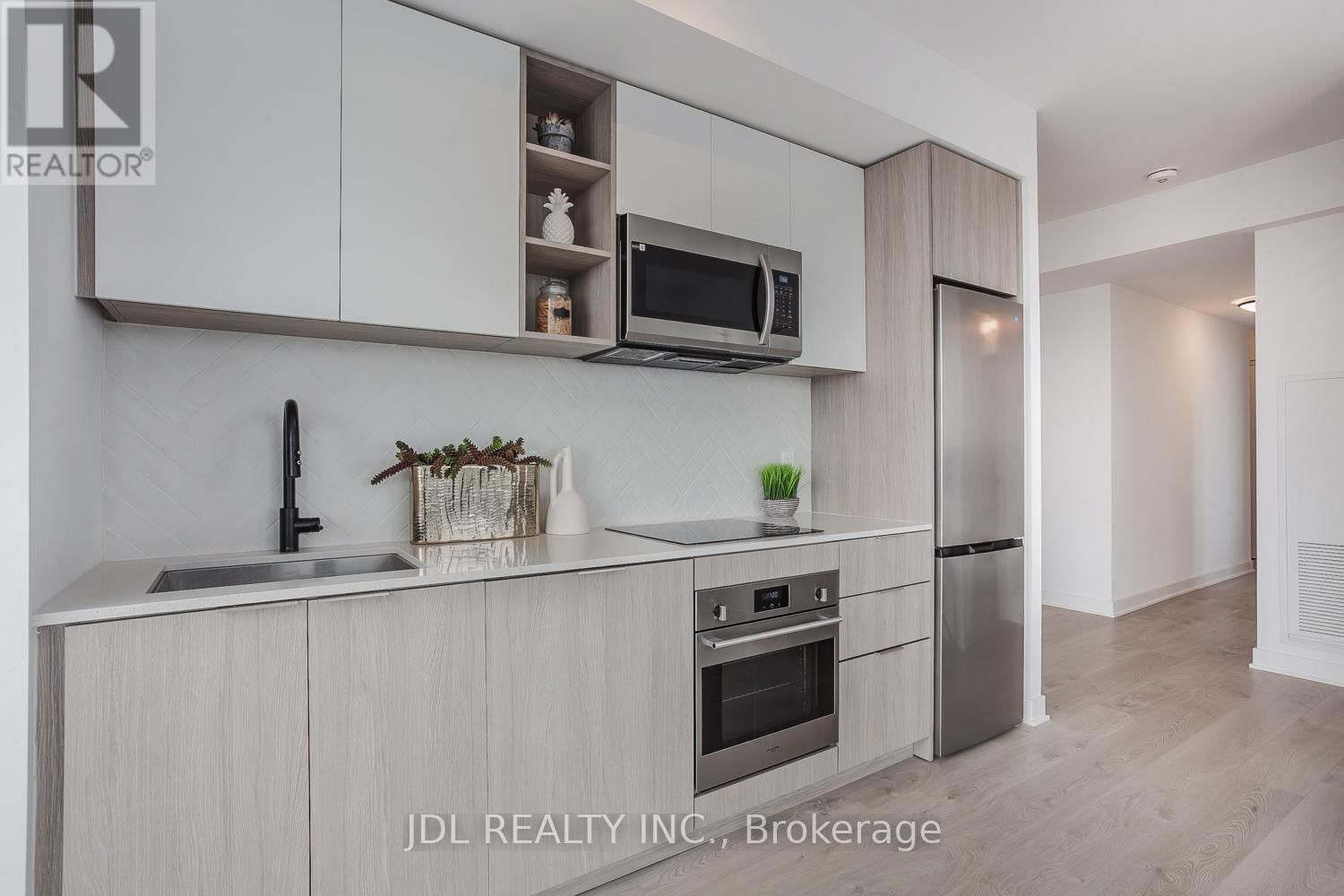 2809 - 36 ZORRA STREET Image 35