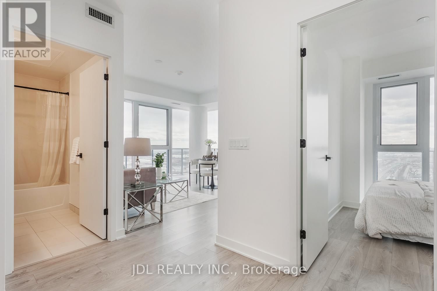 2809 - 36 ZORRA STREET Image 38