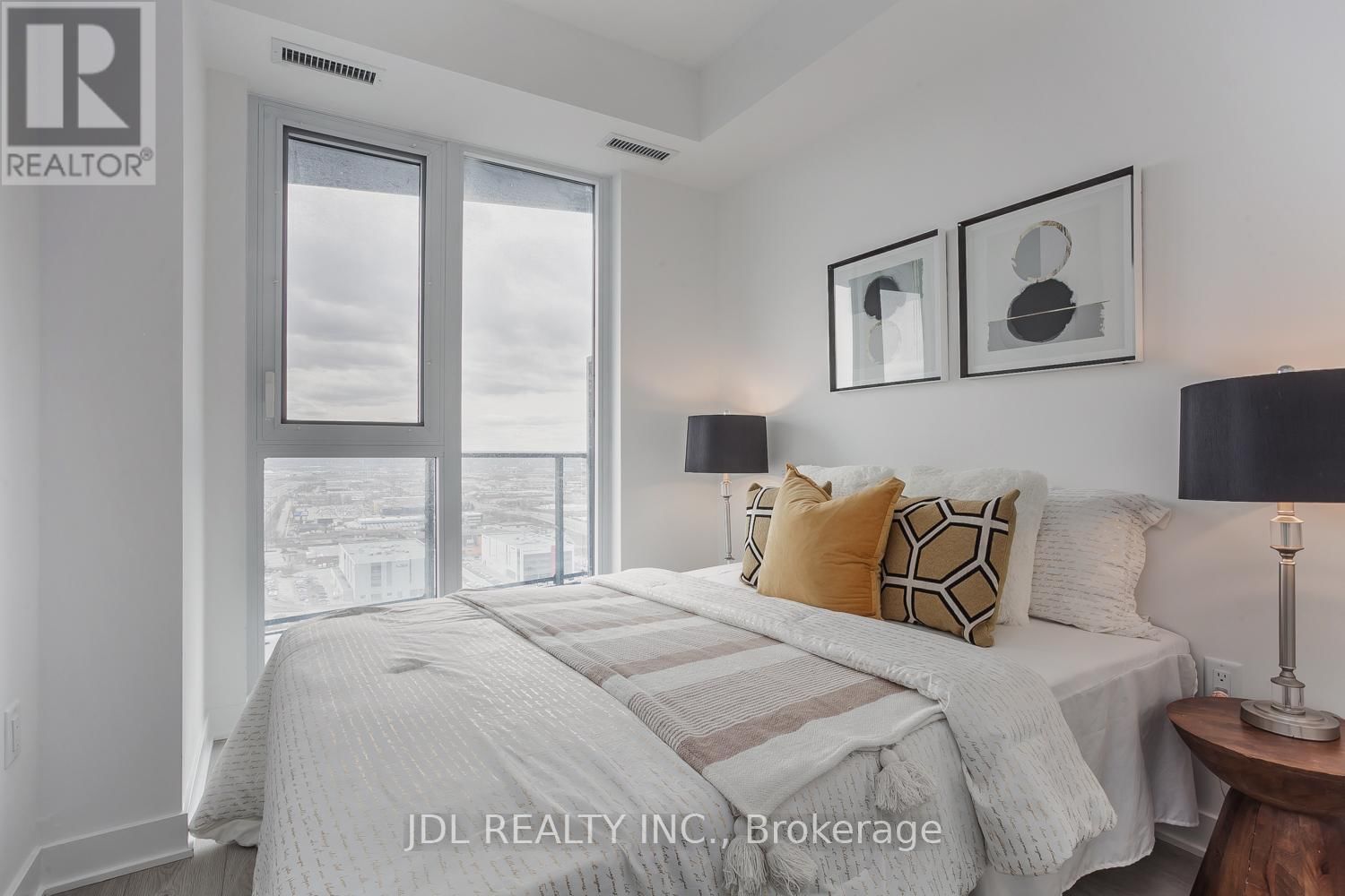 2809 - 36 ZORRA STREET Image 39