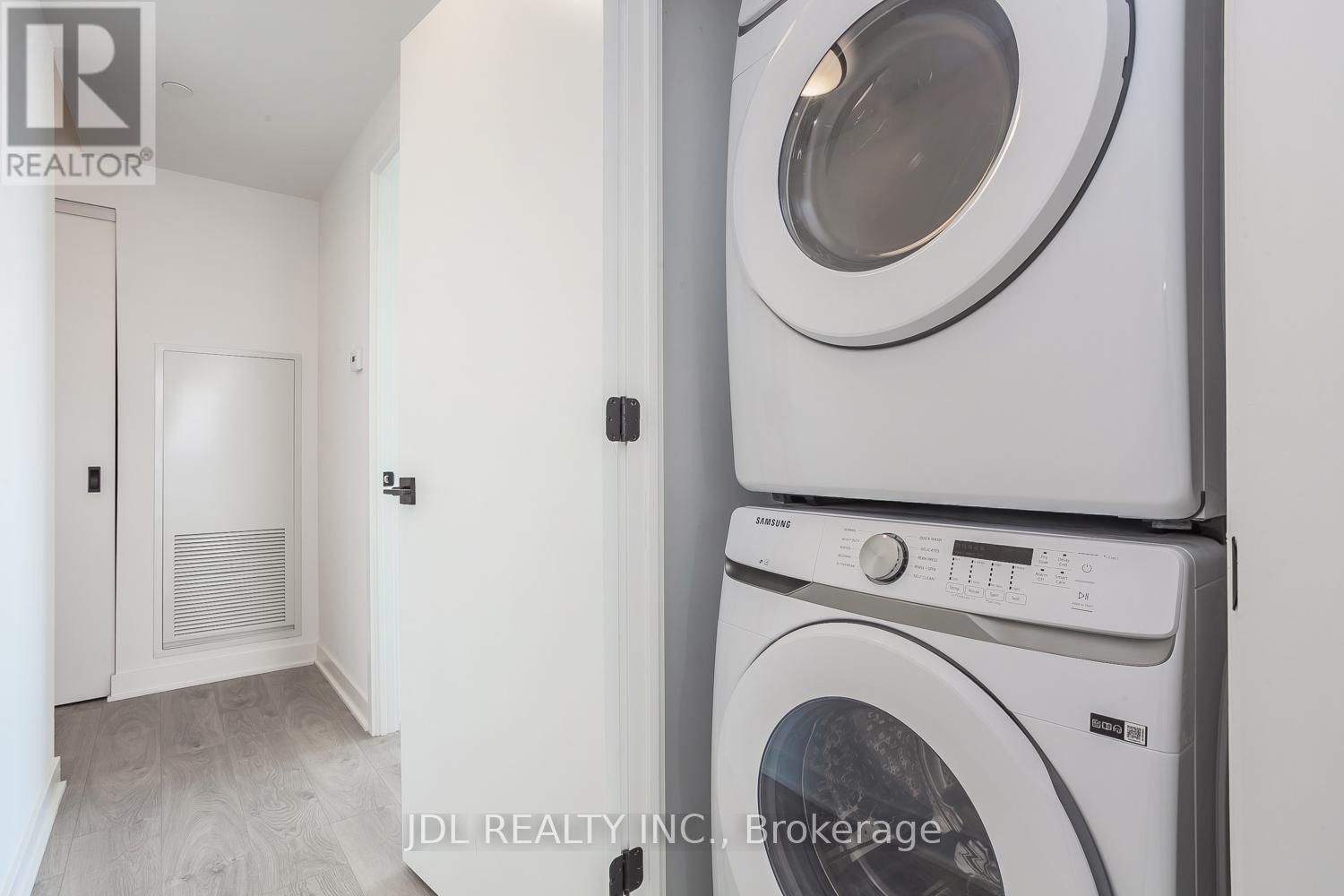 2809 - 36 ZORRA STREET Image 41