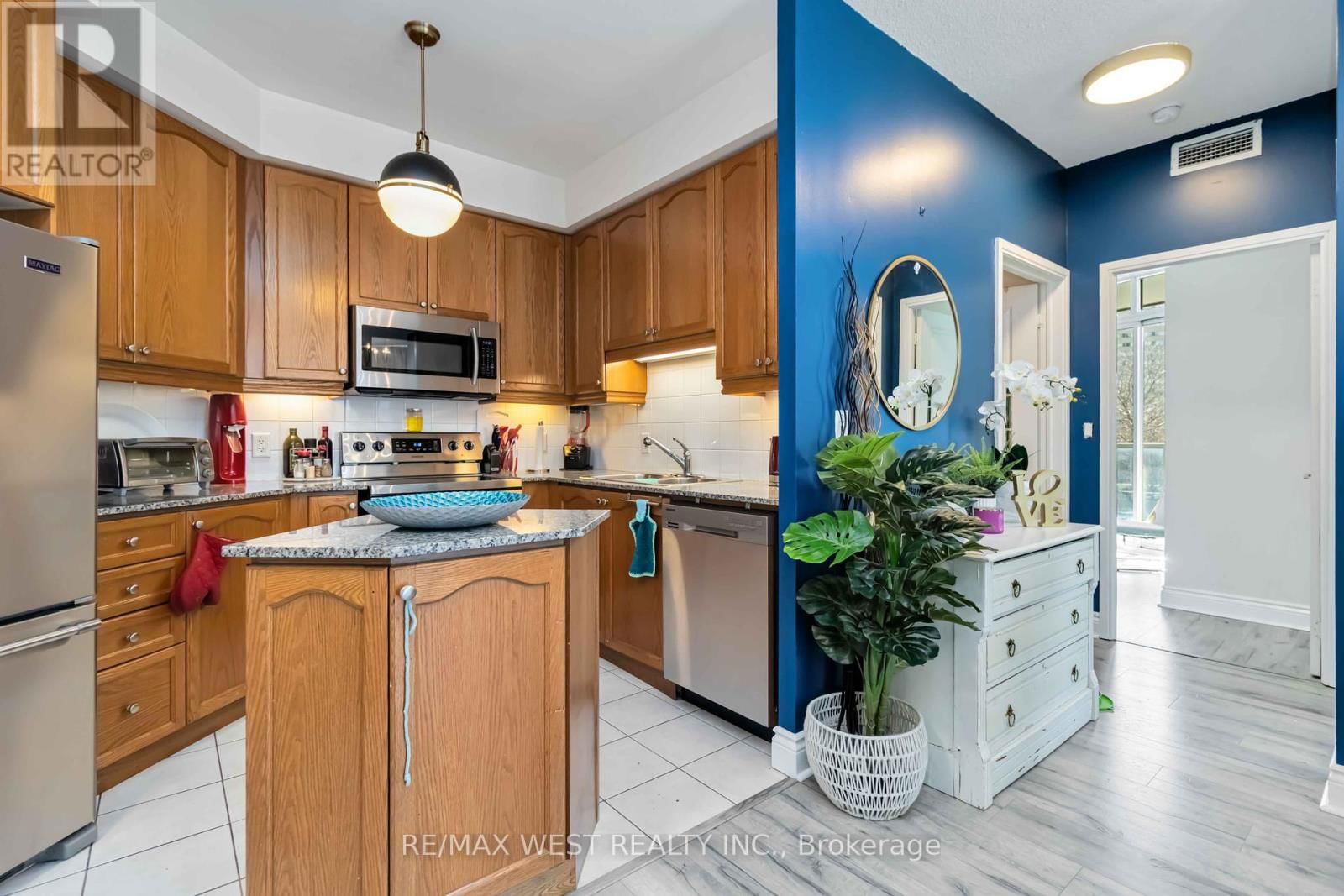 406 - 80 ABSOLUTE AVENUE Image 12