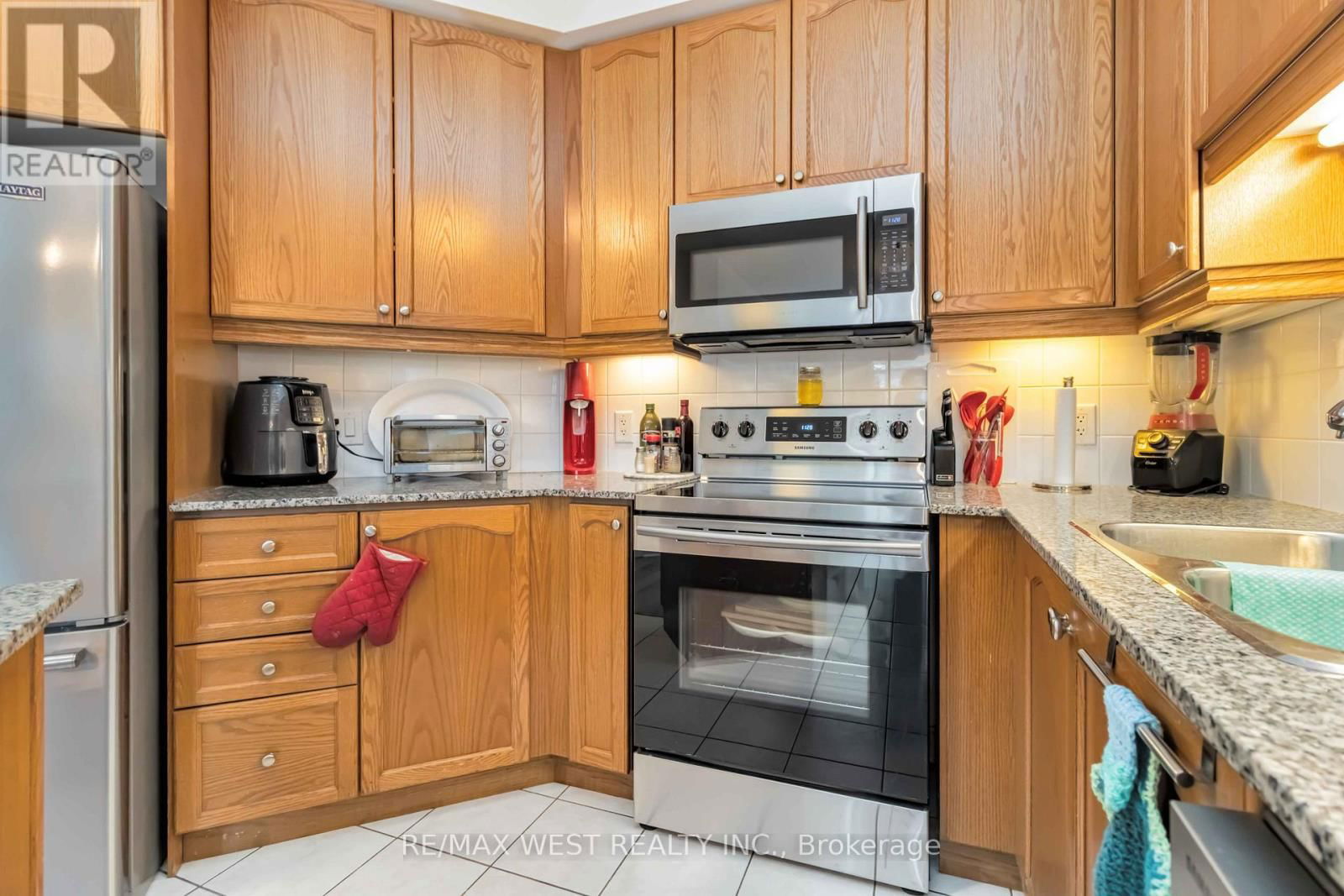406 - 80 ABSOLUTE AVENUE Image 16
