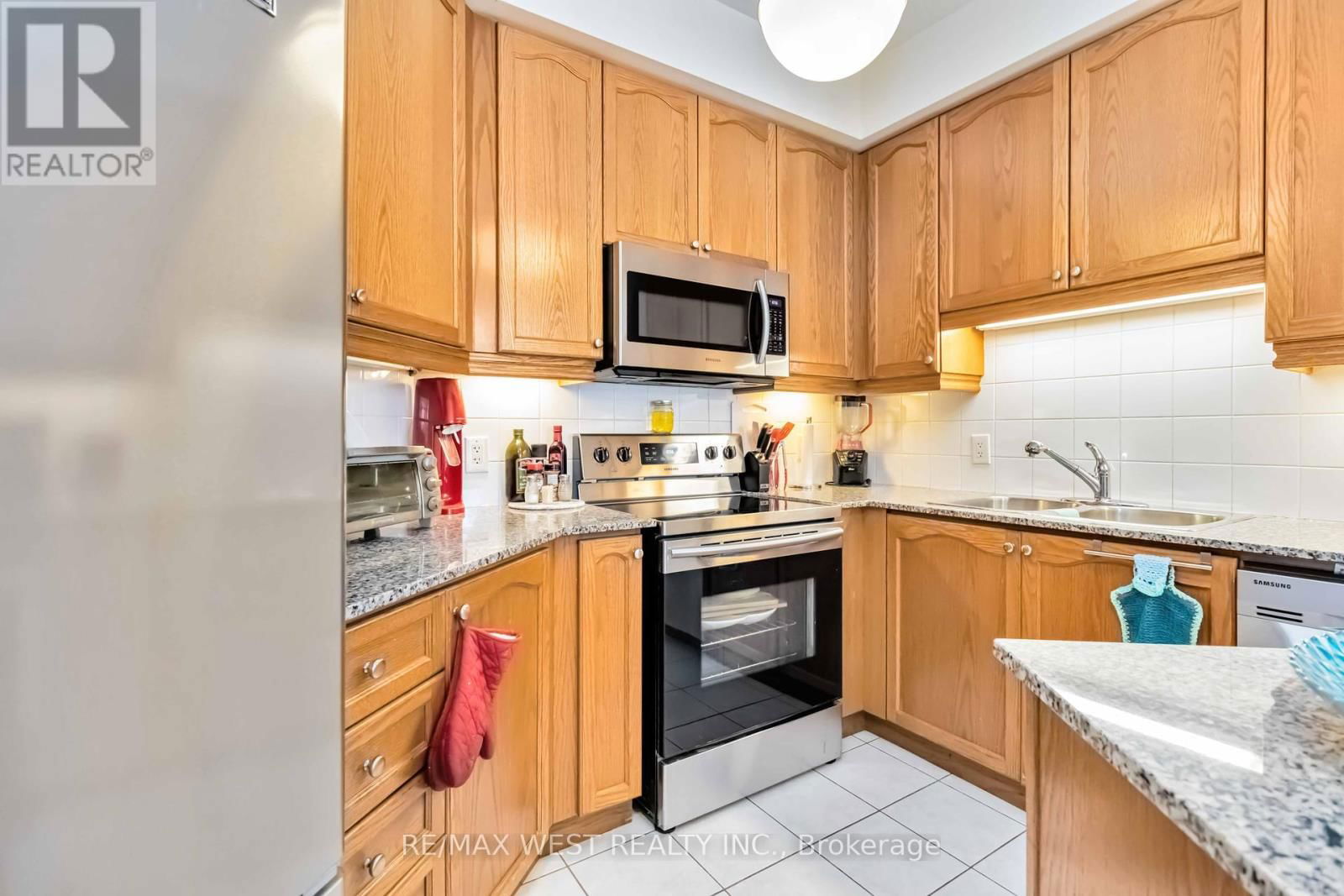 406 - 80 ABSOLUTE AVENUE Image 18