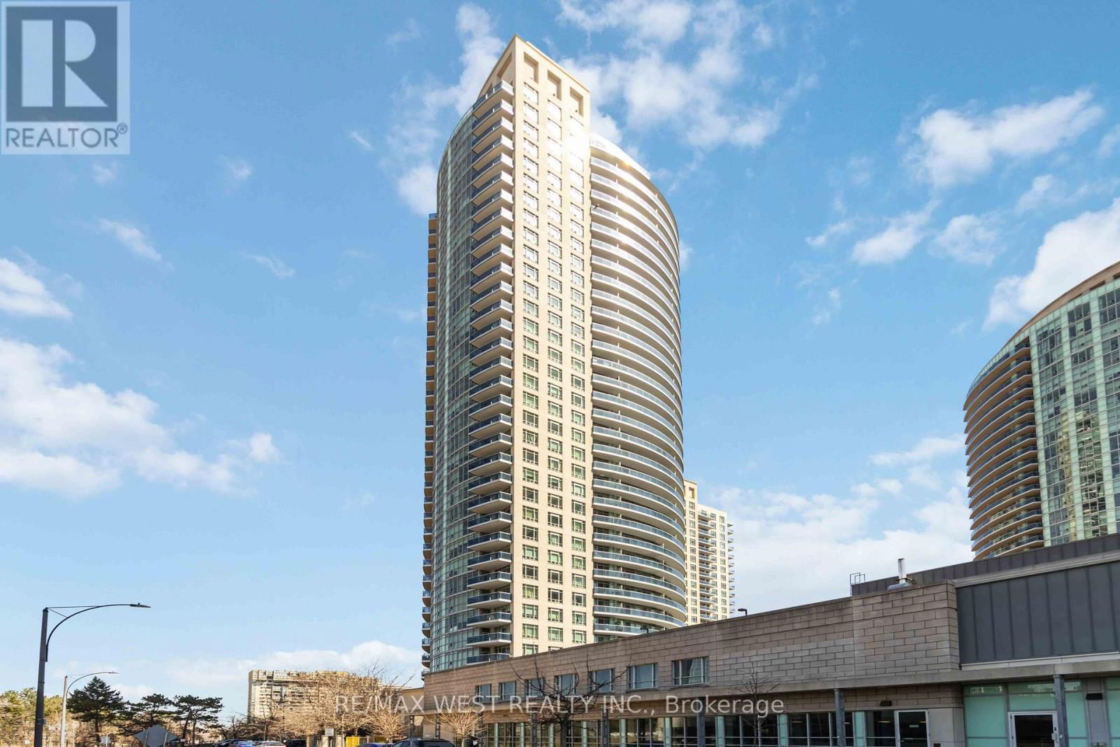 406 - 80 ABSOLUTE AVENUE Image 3