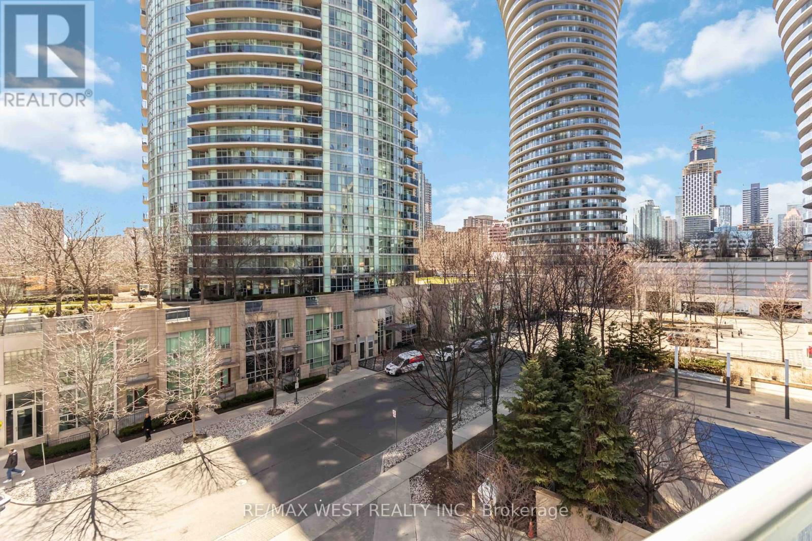 406 - 80 ABSOLUTE AVENUE Image 32
