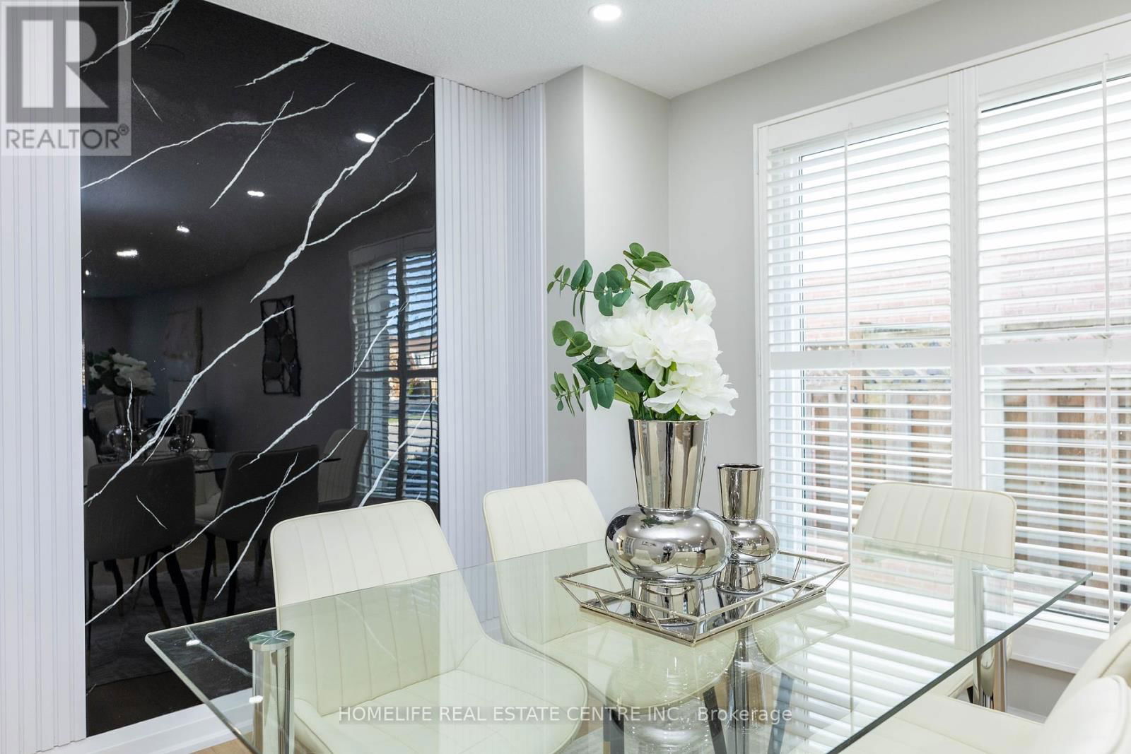 7 MARKHAM STREET Image 10