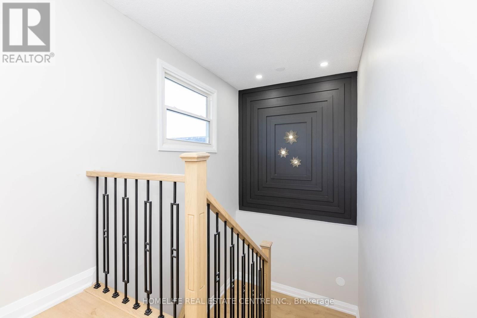 7 MARKHAM STREET Image 20