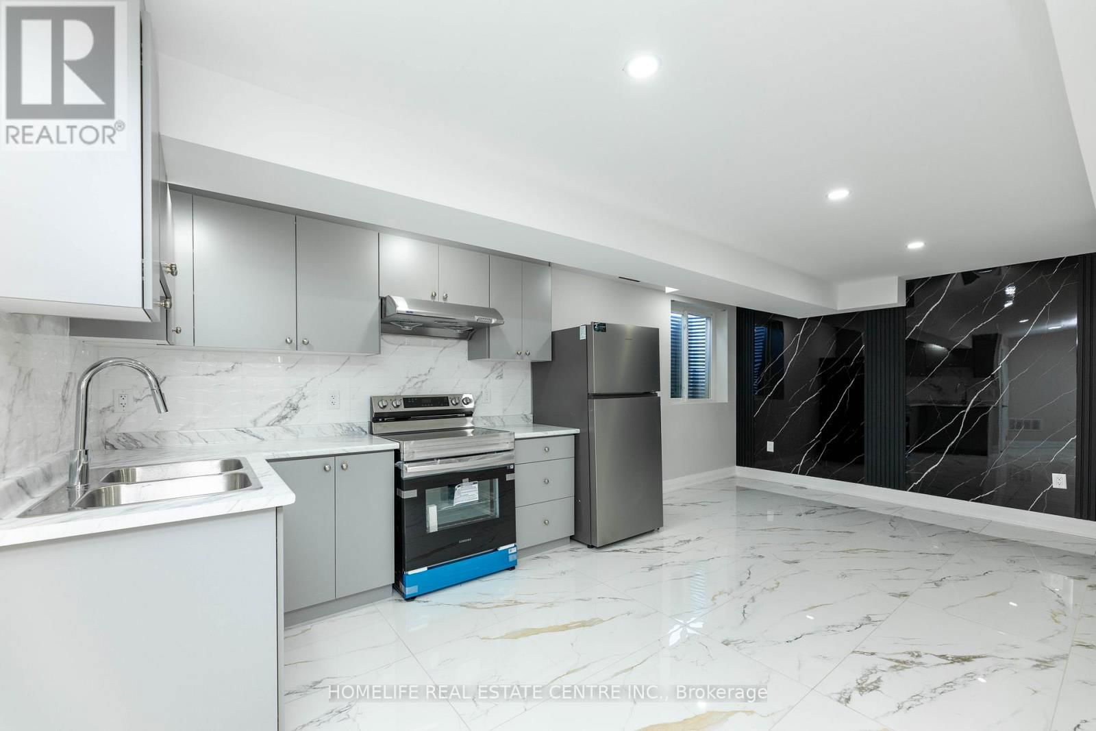 7 MARKHAM STREET Image 31