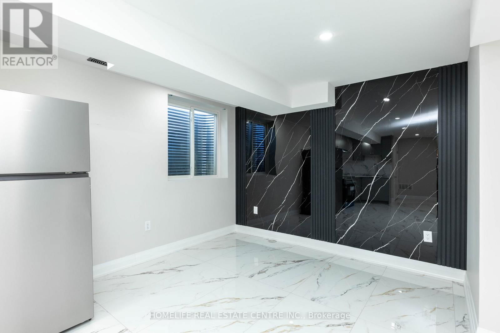 7 MARKHAM STREET Image 32