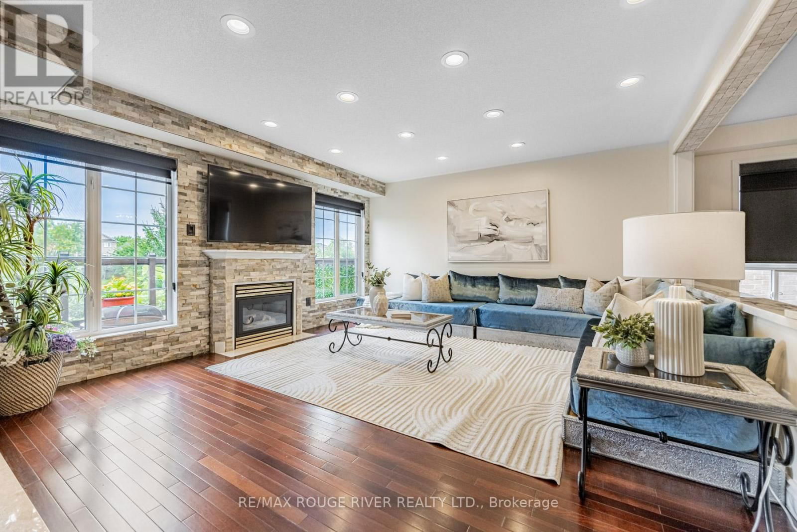 26 PORCHLIGHT ROAD Image 12
