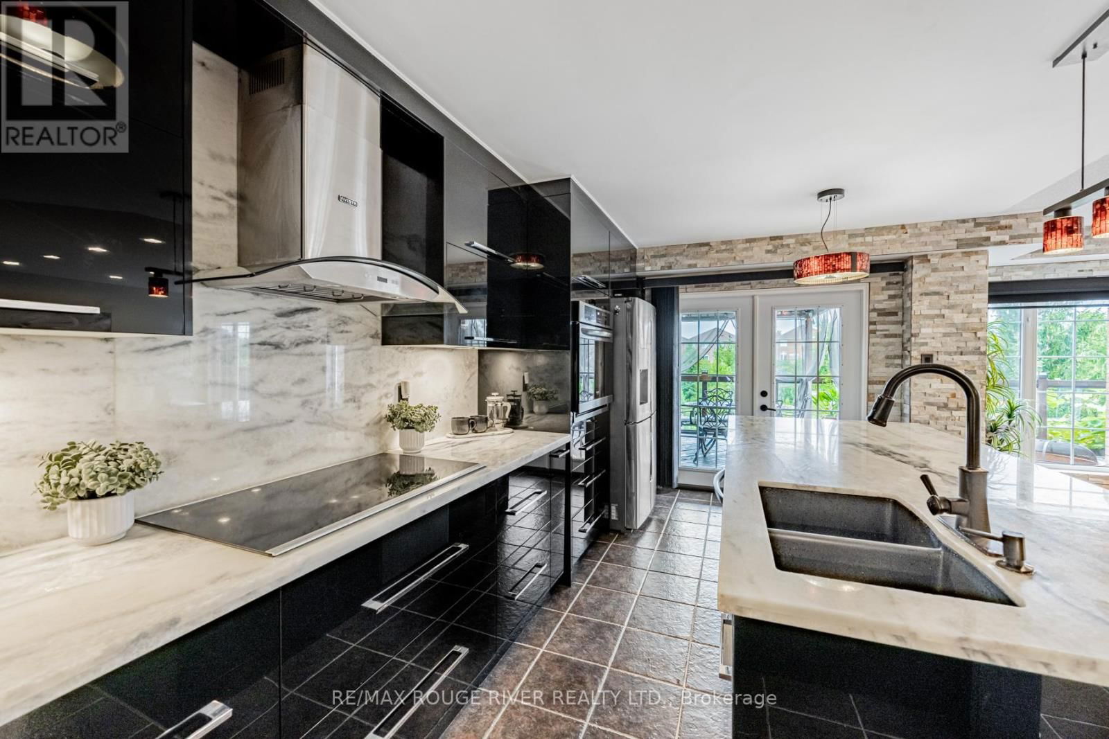 26 PORCHLIGHT ROAD Image 18