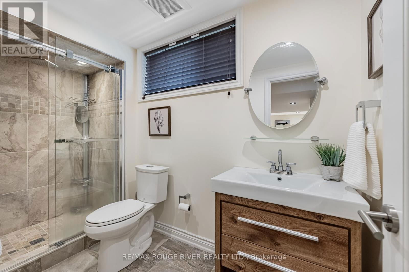 26 PORCHLIGHT ROAD Image 35