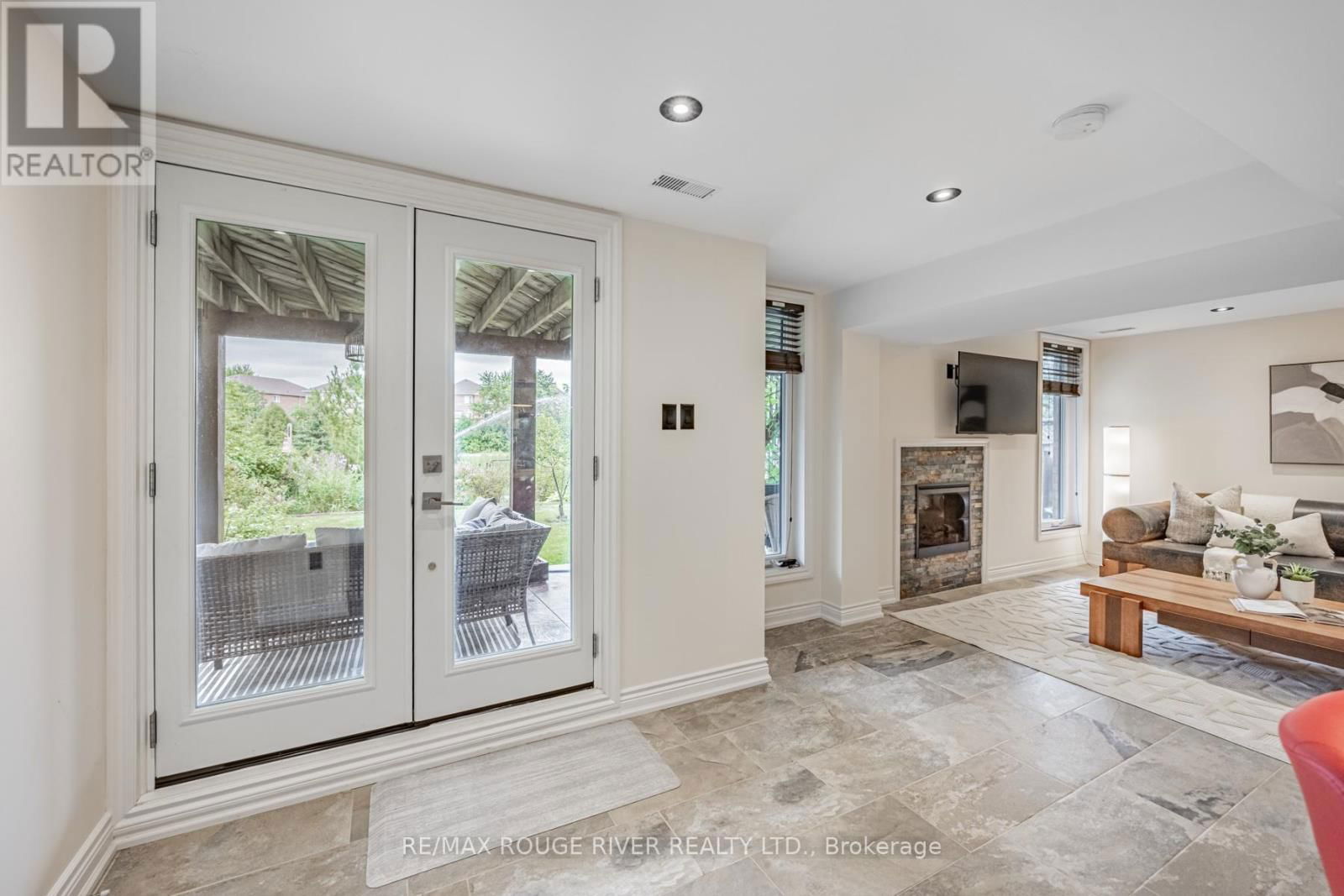 26 PORCHLIGHT ROAD Image 38