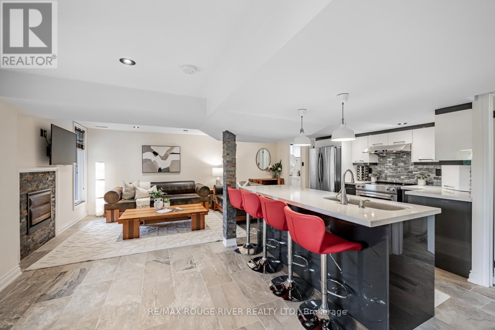 26 PORCHLIGHT ROAD Image 40