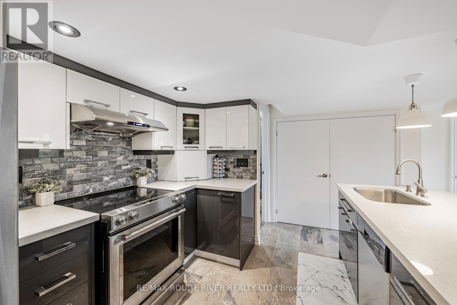 26 PORCHLIGHT ROAD Image 41