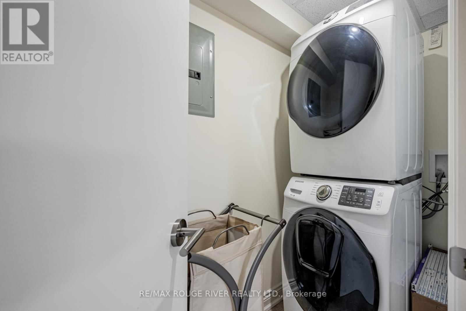 26 PORCHLIGHT ROAD Image 42