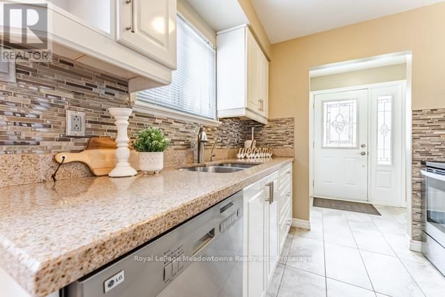 756 MACKENZIE DRIVE Image 10