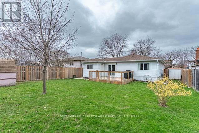 756 MACKENZIE DRIVE Image 29
