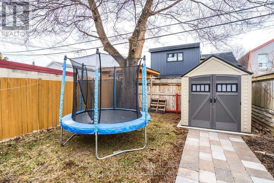 663 JANE STREET Image 19