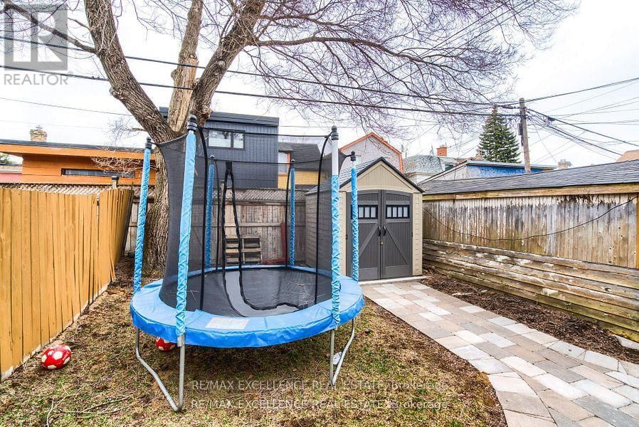 663 JANE STREET Image 20