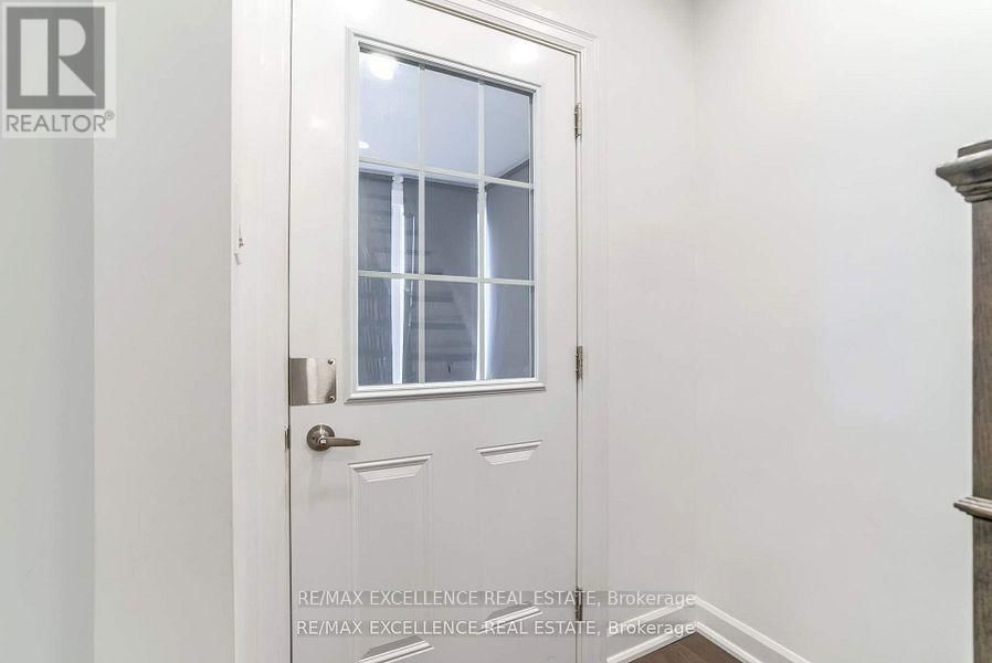663 JANE STREET Image 4