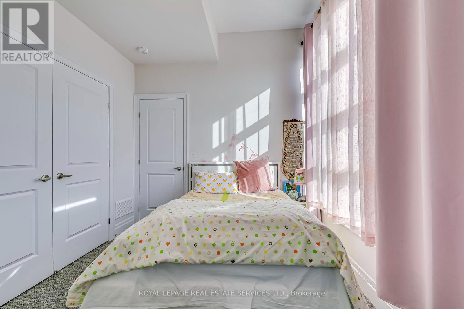 1367 PELICAN PASSAGE Image 26