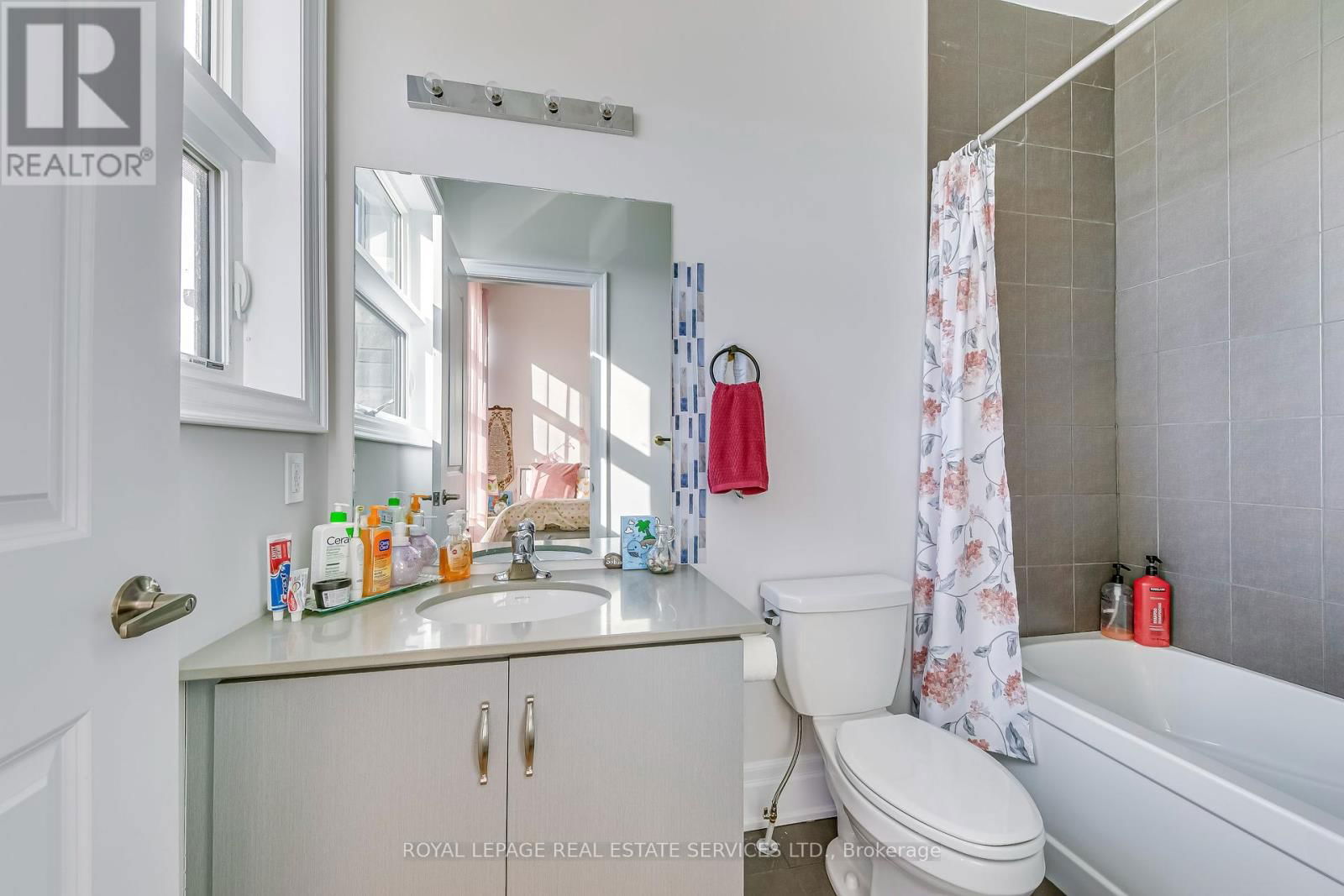 1367 PELICAN PASSAGE Image 27