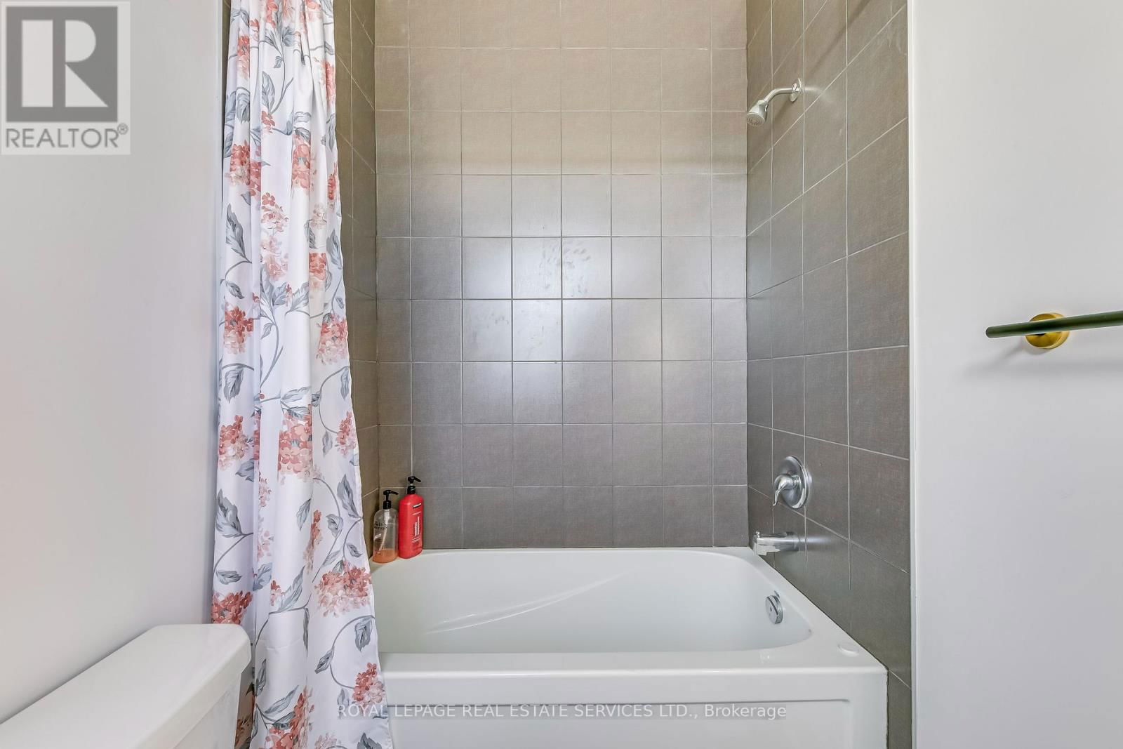 1367 PELICAN PASSAGE Image 28