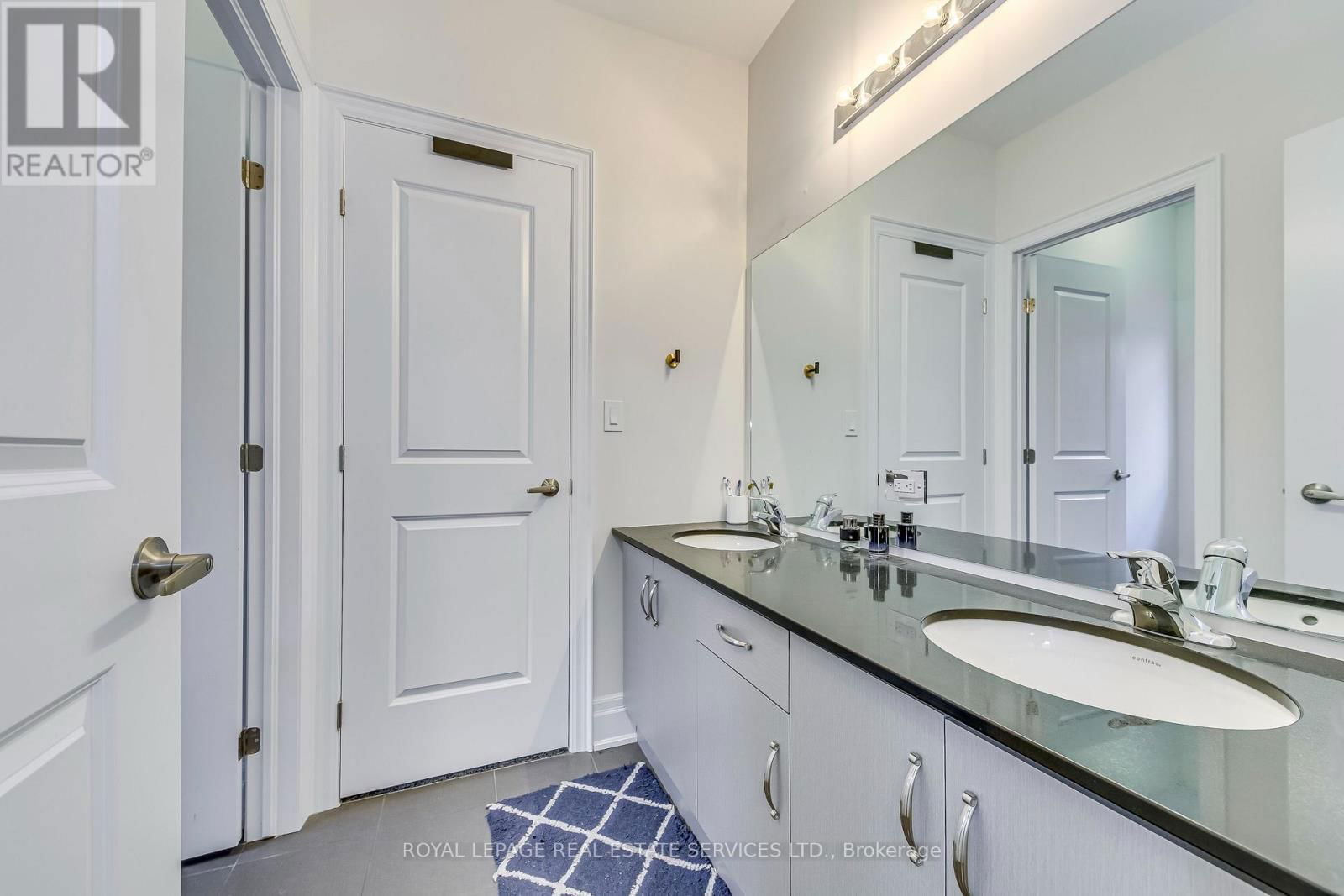 1367 PELICAN PASSAGE Image 30