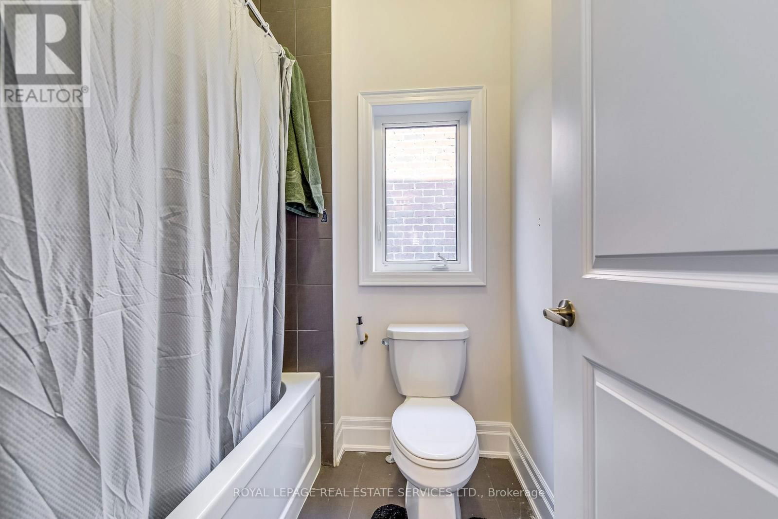 1367 PELICAN PASSAGE Image 31